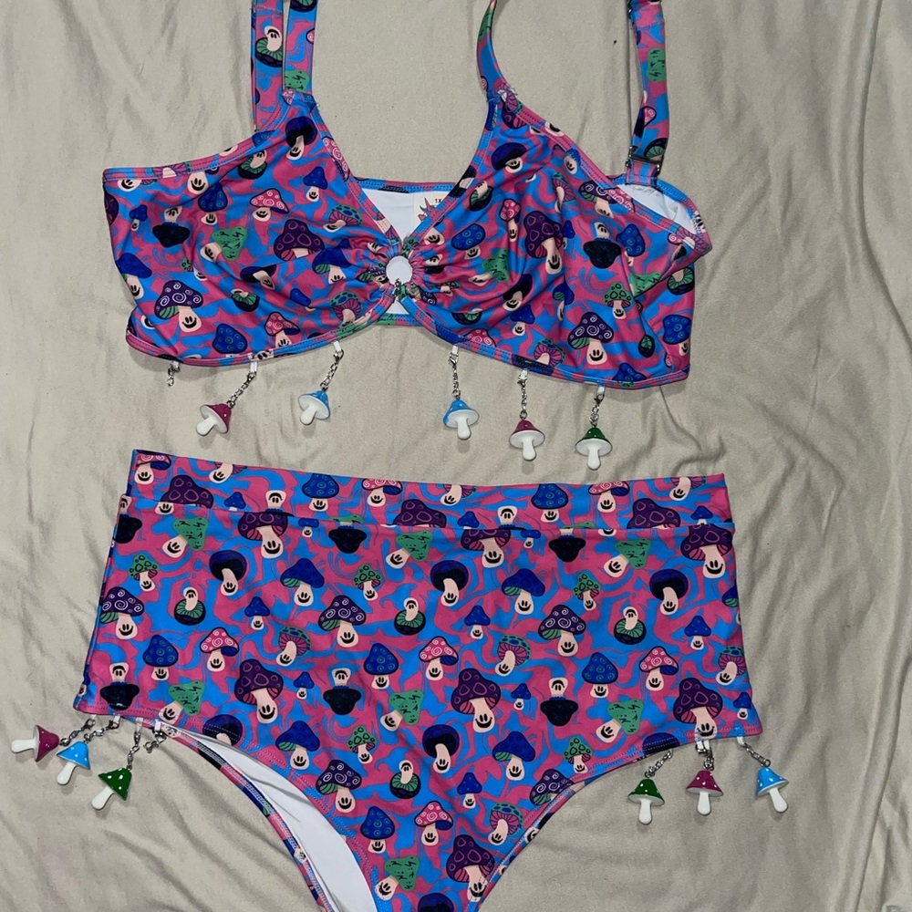 iHeartRaves Trippy Mushroom Set